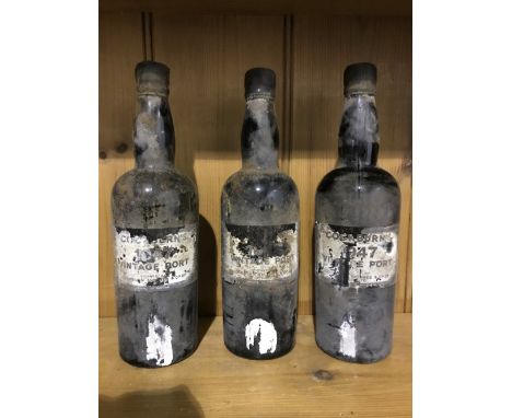 Cockburn's vintage port 1947, 3 bottles (damaged labels, levels in neck) (3)  