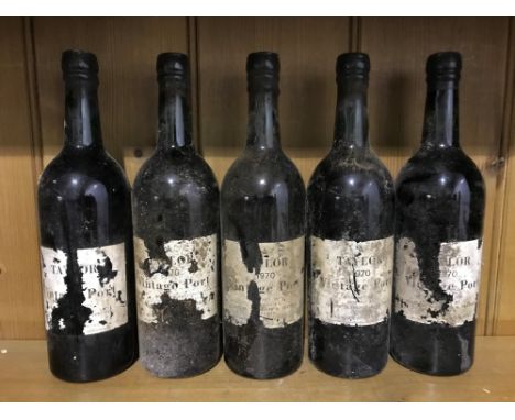 Taylor's vintage port 1970, 9 bottles (levels in neck)  
