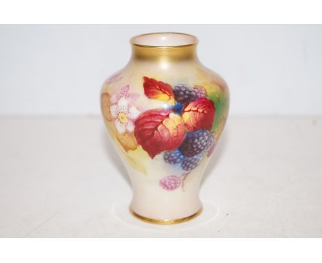 Royal Worcester 2491 vase 11cm