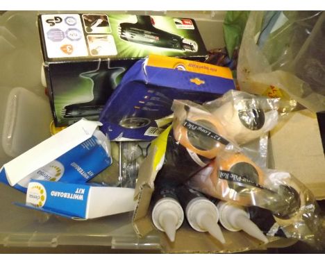 A mixed lot of tools to include a Parkside Heat Gun, pint rollers sealant and similar - Est £20 - £40