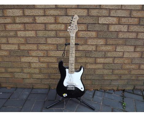 A Rockwood by Hohner short scale Stratocaster style electric guitar, model LX 30 - Est £30 - £50