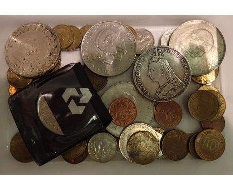 Mixed world coins to include 1890 silver Victorian crown. P&amp;P Group 1 (£14+VAT for the first lot and £1+VAT for subsequen