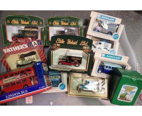 Tray of boxed vintage type model vehicles. P&amp;P Group 3 (£25+VAT for the first lot and £5+VAT for subsequent lots) 