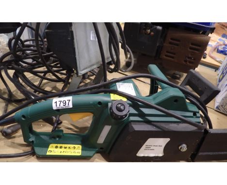 240v work light and an electric chainsaw. Not available for in-house P&amp;P, contact Paul O'Hea at Mailboxes on 01925 659133