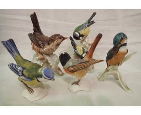 Five Goebel birds largest H: 80 mm. P&amp;P Group 2 (£18+VAT for the first lot and £3+VAT for subsequent lots) 
