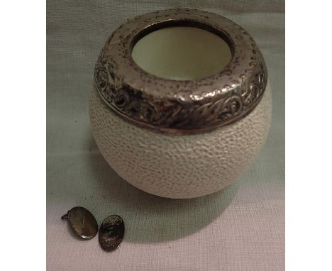 Hallmarked silver topped match holder and strike. P&amp;P Group 1 (£14+VAT for the first lot and £1+VAT for subsequent lots) 