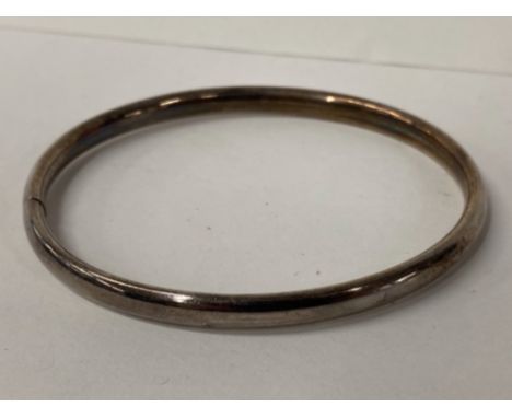 PLAIN HOLLOW SILVER BANGLE, 6.6G