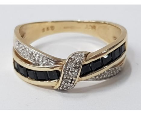 9CT YELLOW GOLD RING WITH DIAMONDS AND BLACK STONES, 2.9G SIZE N