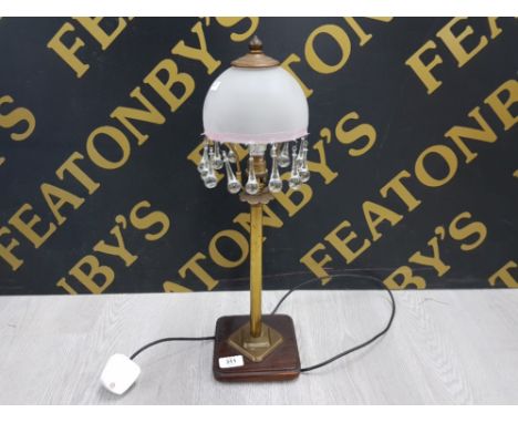 VINTAGE BRASS TABLE LAMP WITH GLASS SHADE AND GLASS LUSTRE DROPS