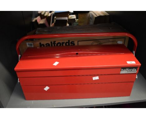 A modern red metal Halfords professional cantilever tool box, L54cm