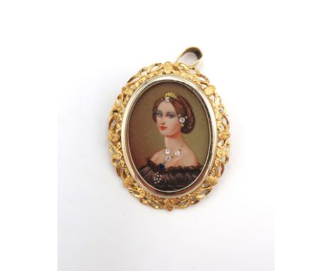 An 18ct yellow gold portrait pendant/brooch - approx total weight 6.1 grams