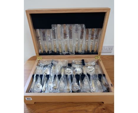 A canteen of Davenport &amp; Sullivan cutlery six place setting - in as new condition