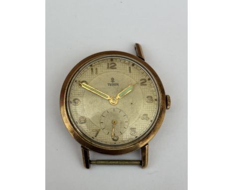 A GENTS HALLMARKED 9CT GOLD CASED TUDOR ROLEX WATCH (ONE LUG A/F, CROWN WINDER A/F)