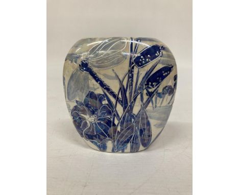 AN ANITA HARRIS DRAGONFLY LUSTRE VASE SIGNED IN GOLD