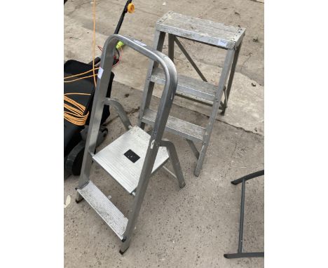 AN ALUMINIUM TWO RUNG STEP LADDER AND A FURTHER SMALL STEP LADDER