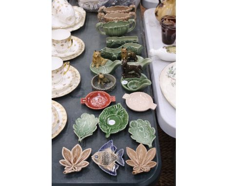 A COLLECTION OF WADE CERAMIC ITEMS TO INCLUDE TO INCLUDE PIN TRAYS, ASH TRAYS, ETC