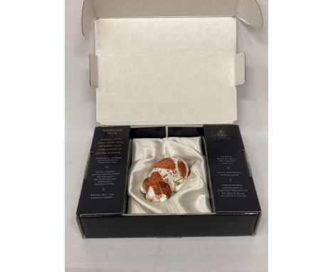 A ROYAL CROWN DERBY "PUPPY" PAPERWEIGHT BEING AN EXCLUSIVE FOR THE ROYAL CROWN DERBY COLLECTOR'S GUILD WITH GOLD STOPPER (BOX