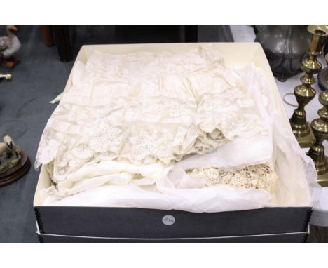 A QUANTITY OF VINTAGE LACE, ETC CHRISTENING GOWNS
