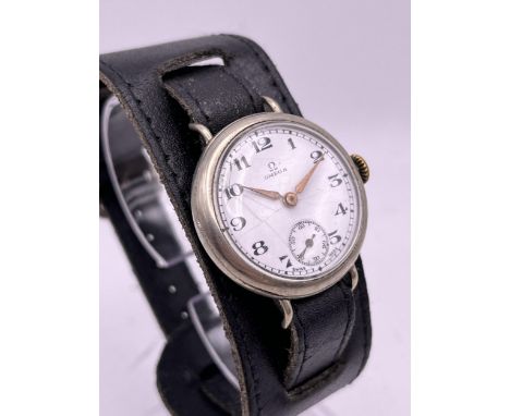 A 1930'S OMEGA OFFICERS TRENCH WRIST WATCH 31MM DIAL