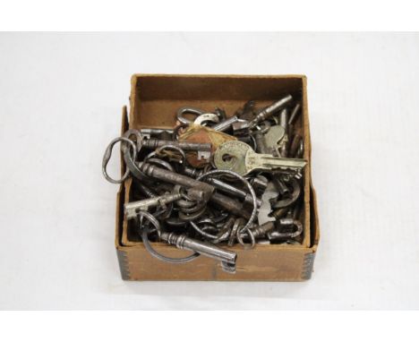 A COLLECTION OF VINTAGE FURNITURE KEYS