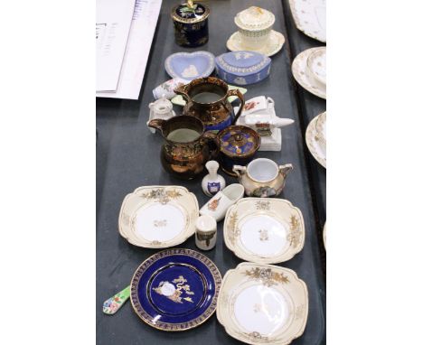 A QUANTITY OF VINTAGE CERAMICS TO INCLUDE TWO CARLTON WARE PRESERVE POTS, CRESTED WARE, COPPER LUSTRE JUGS, WEDGWOOD JASPERWA