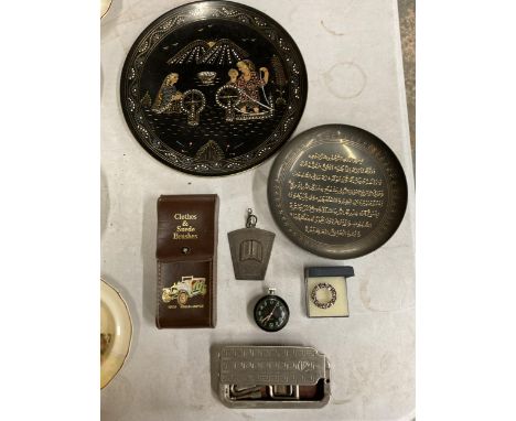 A MIXED LOT TO INCLUDE A SMROLLS RAZOR, ITHS STOP WATCH, PLAQUES, ETC