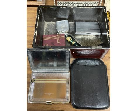 A COLLECTION OF SMOKING MEMORABILIA TO INCLUDE A RONSON LIGHTER IN ORIGINAL BOX, CIGARETTE CASE, PIPE, ETC