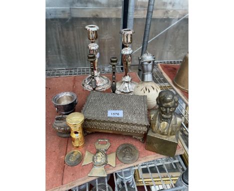 AN ASSORTMENT OF VINTAGE METALWARE ITEMS TO INCLUDE A BRASS BUST, A PAIR OF SILVER PLATED CANDLESTICKS AND A BRASS LIDDED BOX