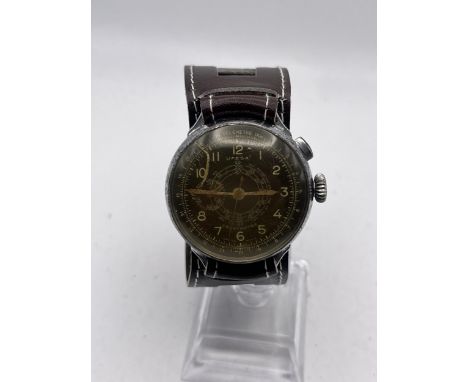 A 1940'S UFESA CHRONOGRAPH MONOPUSHER 37MM WRIST WATCH