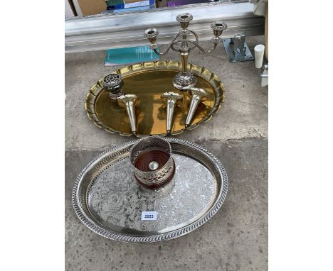 A LARGE BRASS TRAY, A SILVER PLATED TRAY AND FURTHER SILVER PLATED ITEMS TO INCLUDE A WINE COASTER AND CANDLESTICK ETC
