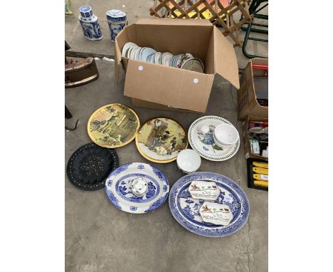 A LARGE ASSORTMENT OF CERAMIC PLATES TO INCLUDE PORT MERION ETC