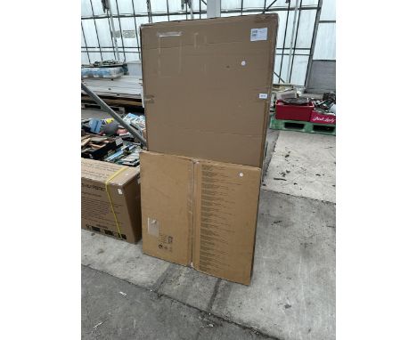 A BRAND NEW AND BOXED PET GATE AND A NEW AND BOXED KALORIK THREE TIER HEATED AIRER WITH 21CM DRYING SPACE AND FULL LENGTH COV