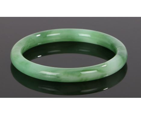Chinese jade bangle, in pale green colour, 8cm diameter 