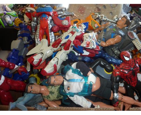 Box action man, figures etc.