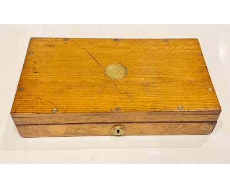90th Light Infantry attributed Victorian Officer’s oak box for a pistol.Good polished oak, green baize lines box, that used t
