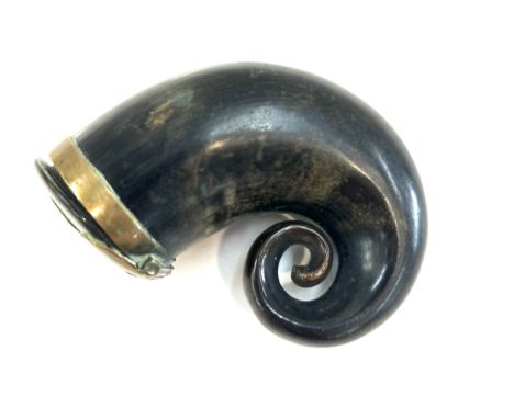 Antique horn and brass snuff box measures approx 4 inches long 