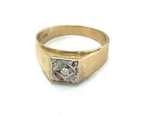 Gents 9ct gold diamond set ring, weight approximately 4.8g 