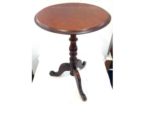 Vintage 3 legged pedestal table  26 inches tall 18 inches diameter 