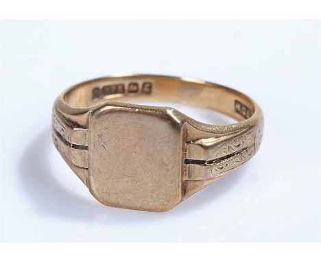 9 carat gold signet ring, with plain head, 2.9 grams