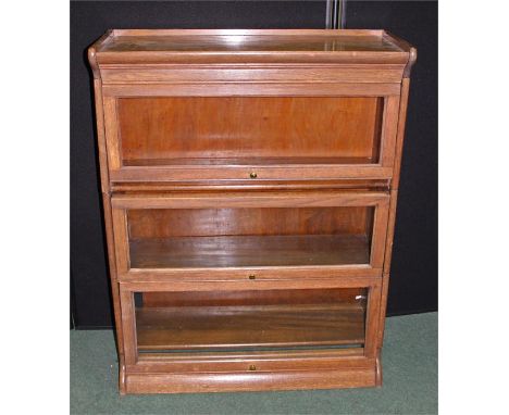 Globe Wernicke style oak bookcase, in three tiers, AF