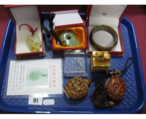 Jadeite Pendant as a fish head, 5.5cm high, another as a bunch of grapes, snuff bottle, bangle, gilt Chinese scene figure, et