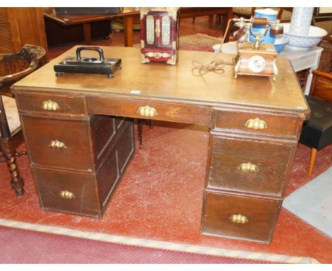 Oak stacking pedestal desk