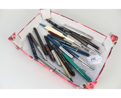 A tray of various unmarked vintage ink pens