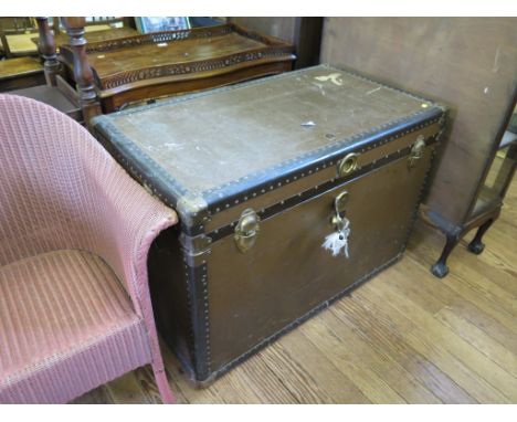 An Oshkosh travel trunk, with two internal trays, 100cm x 57cm x 67cm