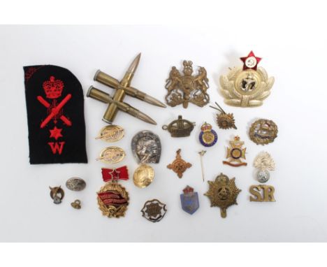 Two First World War French Yellow metal sweetheart brooches, together with other military badges and buttons