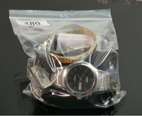 A collection of ladies &amp; Gents vintage wristwatches: including gents Casio Quartz steel watch, ladies Gucci, sekonda etc 