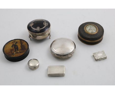 BOXES:- A George V tobacco "pebble", a Victorian engine-turned vesta case, a Victorian vinaigrette, a contemporary pill box, 