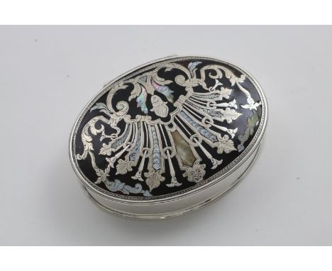 A GEORGE I OVAL SNUFF BOX with a stand-away hinge, and a mounted tortoiseshell cover with mother of pearl inlay and engraving