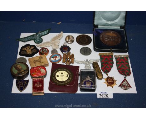 Miscellaneous military uniform Badges including German, enamel badges, buttons, etc.