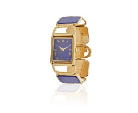 Piaget. A fine lady's 18K gold and lapis lazuli bracelet watchPiaget. Belle montre bracelet de dame en or jaune 18K (750) et 